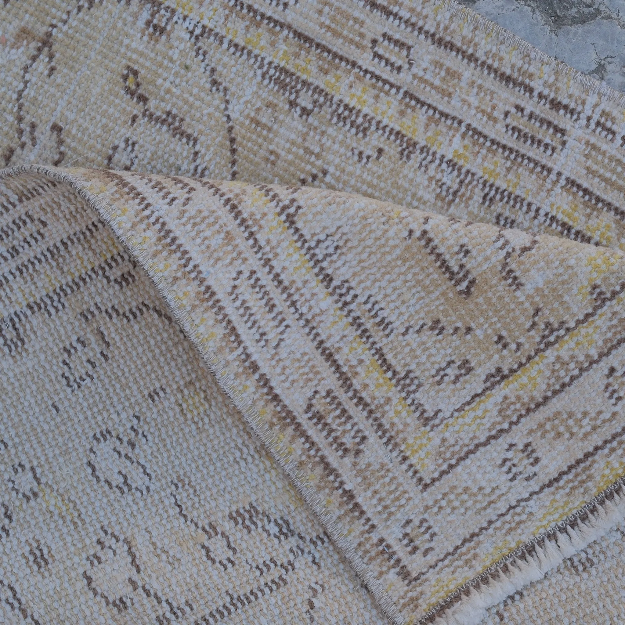 7175 Handwoven Vintage Rug 2'4x10'6
