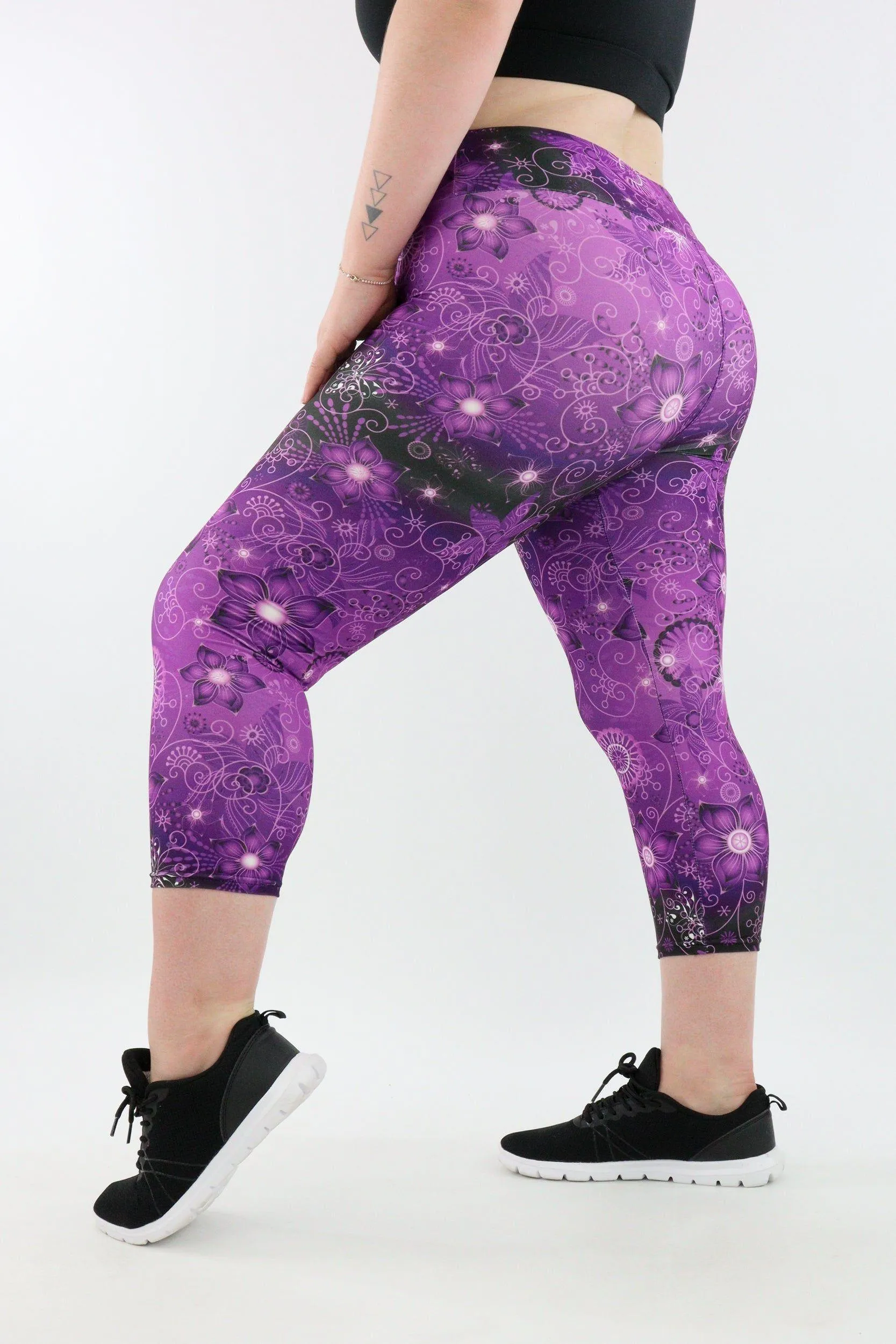 Floral Rapture - Casual - Capri Leggings