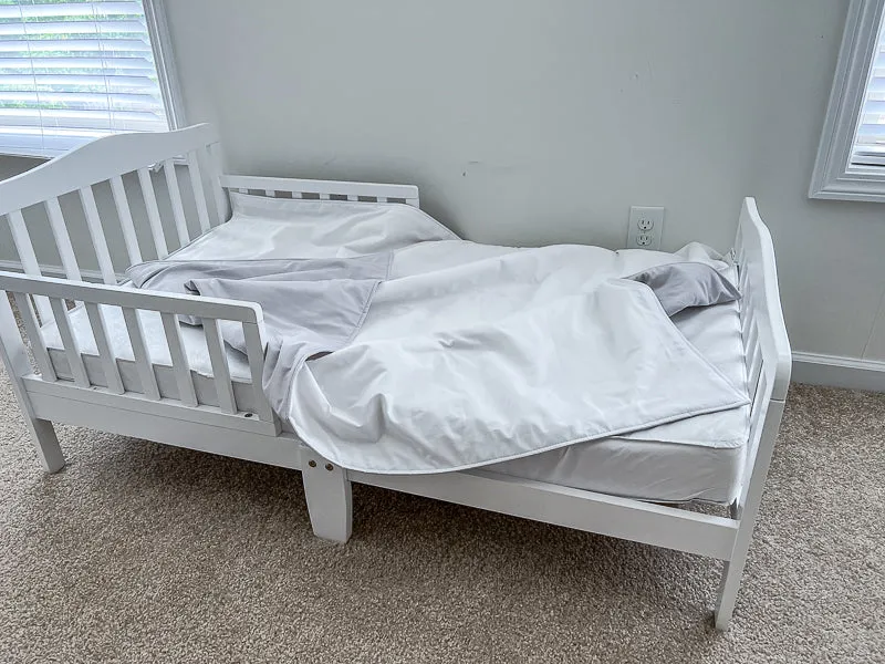 Light Gray and White Toddler Crib Bedding Set