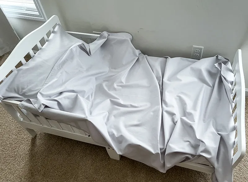 Light Gray and White Toddler Crib Bedding Set