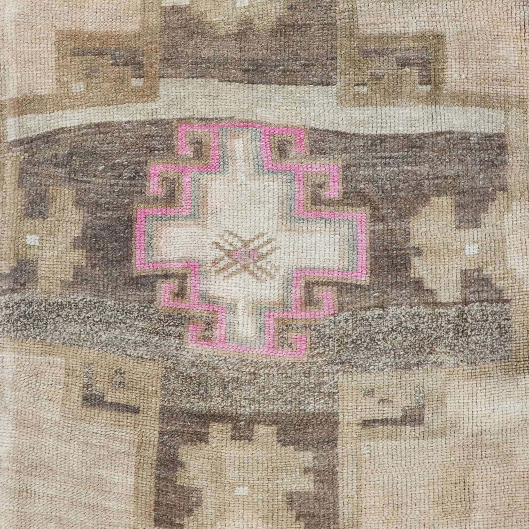 Z323 Handwoven Vintage Rug 2'6x8’2
