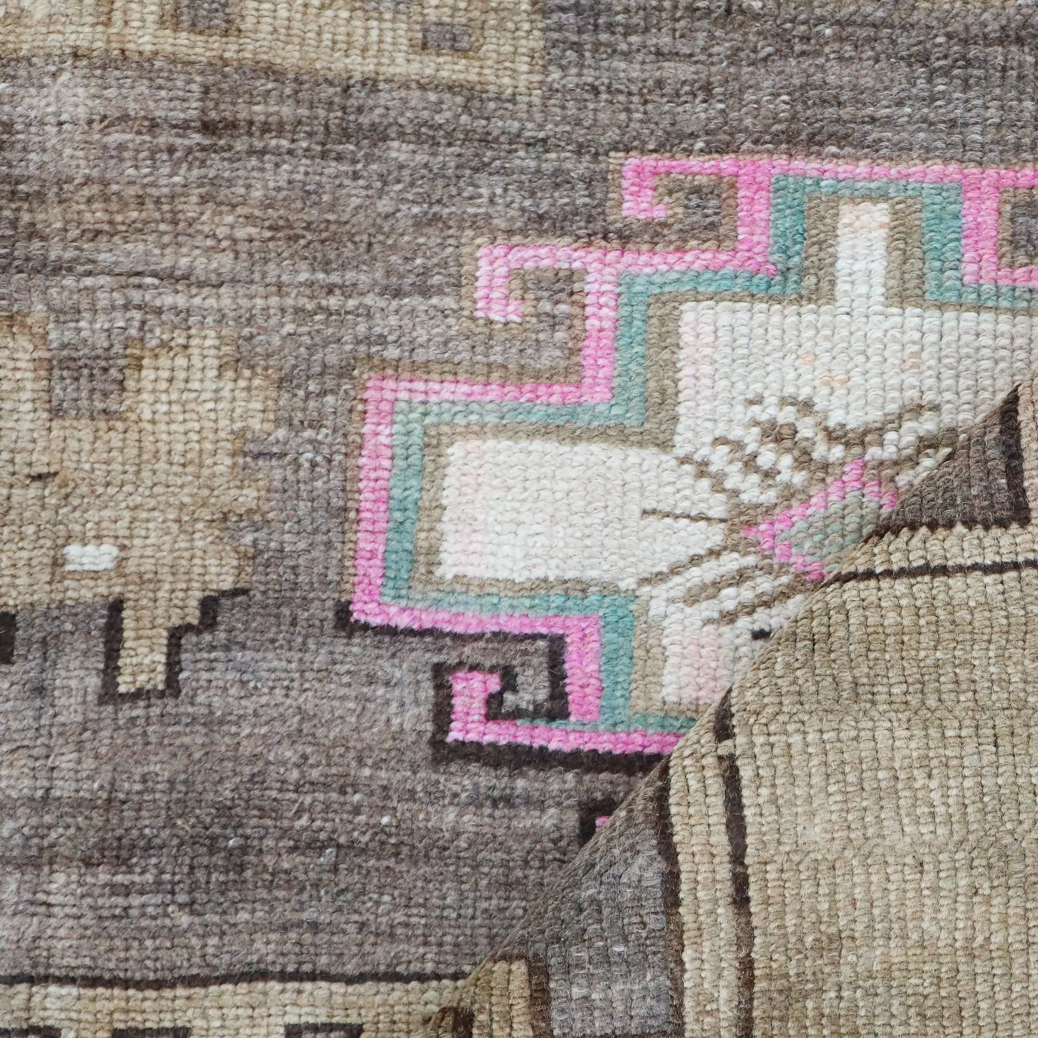 Z323 Handwoven Vintage Rug 2'6x8’2